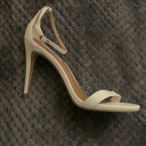 Steve Madden Stecy white heels size 8M